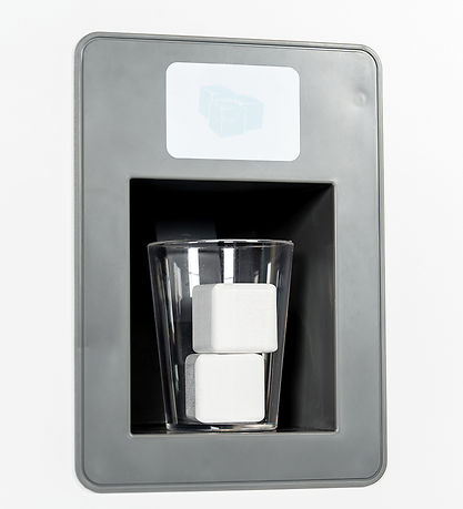 MaMaMeMo Refrigerator/Freezer w. Ice maker - White
