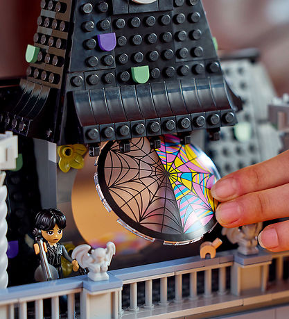 LEGO® Wednesday - Wednesday & Enid's Dorm Room 76781 - 750 Parta