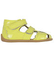 Pom Pom Sandaler - Two Velcro Scalloped - Yellow Patent