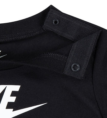 Nike Shortsit - T-paita/Shortsit - Musta