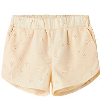 Name It Shorts - NmfVioleta - Botercrème m. Borduurwerk Anglaise