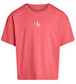 Calvin Klein Stuttermabolur - CK Lógó Kassalaga - Deep Dökkrauð 