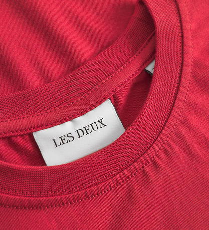 Les Deux T-shirt - Aidan - Scarlet Saga Red w. Logo