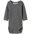Lil' Atelier Bodysuit l/s - Rib - NbmRajo - Poppy Seed