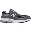 New Balance Shoes - 2002 - Black Cement/Castlerock