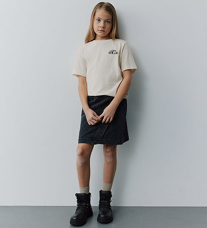 Sofie Schnoor T-shirt - Zena - Light Sand w. Croissant