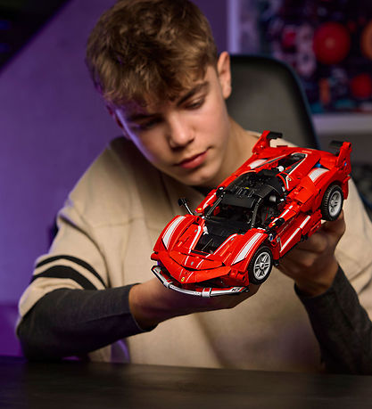 LEGO® Technic - Ferrari FXX K 42212 - 897 Delar