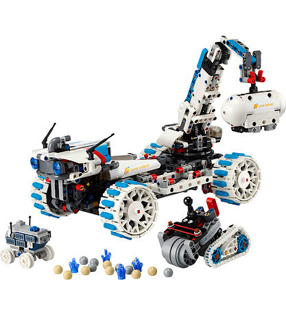 LEGO® Technic - Lunar Outpost Moon-crossing Spacecraft 42211 - 1