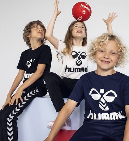 Hummel T-paita - hmlTres - Musta