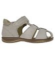En Fant Sandaler - Svamp