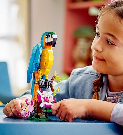 LEGO® Creator - Exotic Parrot 31136 - 3-In-1 - 253 Parts