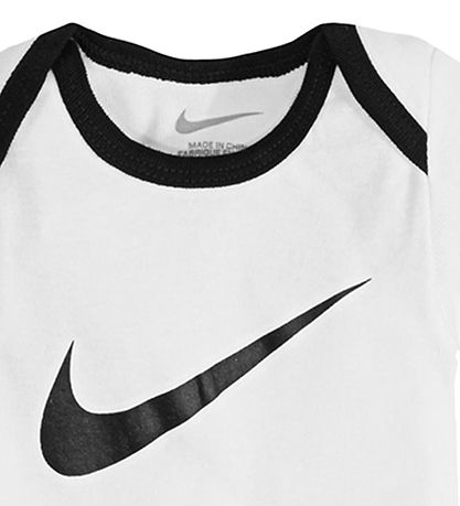Nike Geschenkbox - Krabbelschuhe/Mütze/Body k/ä - Swoosh - Weiß/