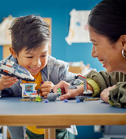 LEGO® City - Spaceship and Asteroid Discovery 60429 - 126 Parts