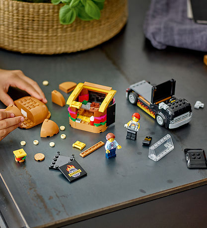 LEGO® City - Burger Truck 60404 - 194 Partar