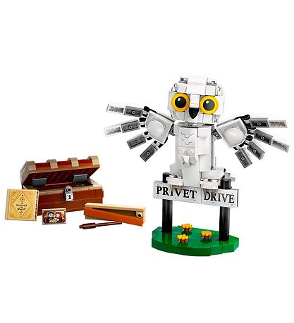 LEGO® Harry Potter - Hedwig at 4 Privet Drive 76425 - 337