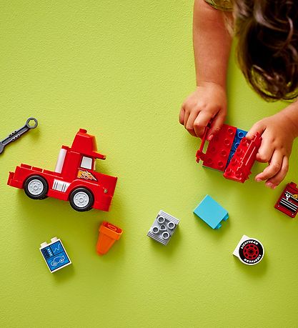 LEGO® Duplo - Mack à la course 10417 - 14 Parties