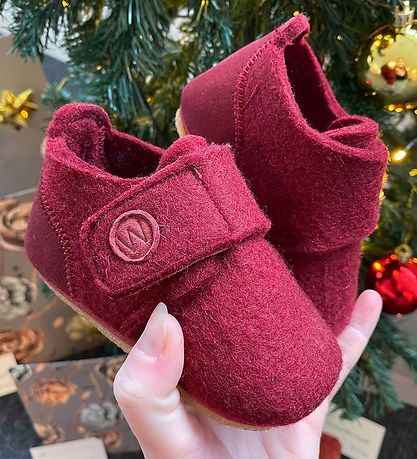 Wheat Slippers - Wool - Marlin Felt - Berry