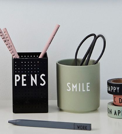 Design Letters Cup - Favourite - Porcelain - Green Smile