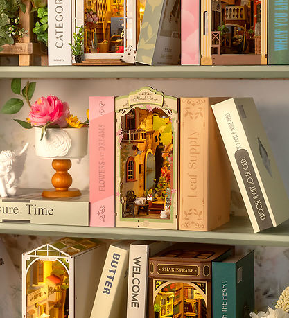 Rolife Miniature diorama - DIY - Floral Corner TGB09 - 164 Parts