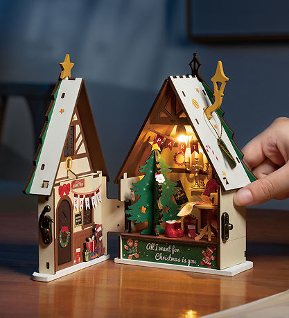 Rolife Miniature diorama - DIY - Twinkling Christmas House DS036