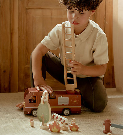 Little Dutch Fire truck w. Wooden figures