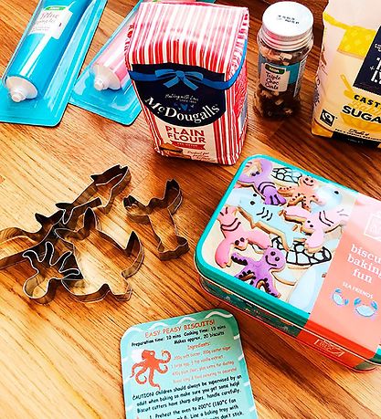 Gift In A Tin Projektion Set - Lär dig och Play - Biscuit Baking