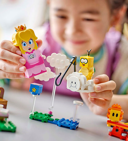 LEGO® Super Mario - På eventyr med interaktive LEGO® Peach 71441