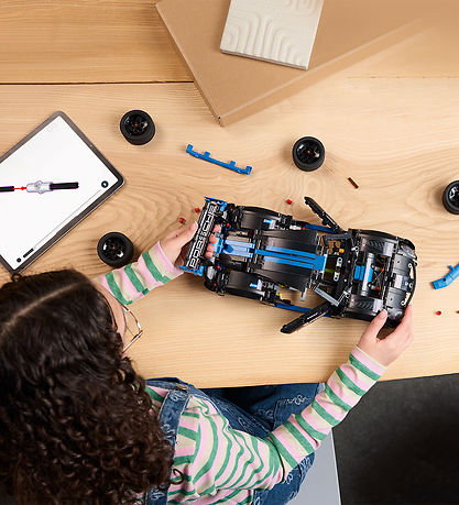 LEGO® Technic - 포르쉐 GT4 e-Performance-ra... 42176 - 834개 부품