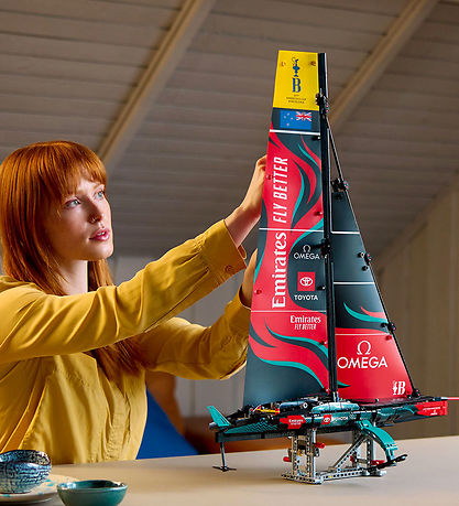 LEGO® Technic - Yacht Emirates Team New Zealand AC75 42174 - 962 LEGO® Technic - Yacht Emirates Team New Zealand AC75 42174 - 962