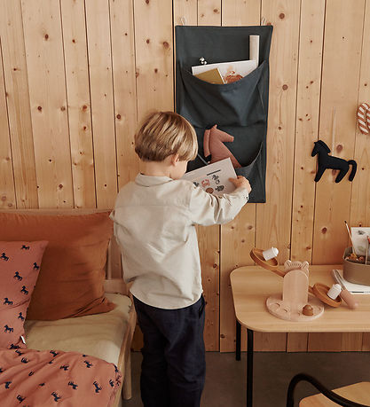 Liewood Wall Storage w. Pockets - Haven - 35x68 cm - Whale Blue Liewood Wall Storage w. Pockets - Haven - 35x68 cm - Whale Blue