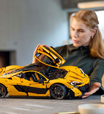 LEGO® Technic - McLaren P1 42172 - 3893 Parts LEGO® Technic - McLaren P1 42172 - 3893 Parts