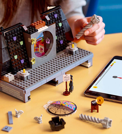 LEGO® Wednesday - Wednesday & Enid's Dorm Room 76781 - 750 Parts LEGO® Wednesday - Wednesday & Enid's Dorm Room 76781 - 750 Parts