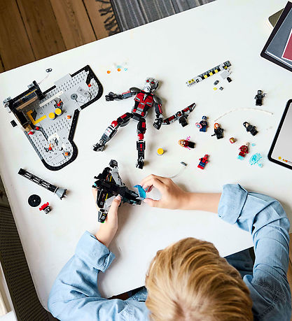 LEGO® Marvel - Le combat de Captain America : Civil War 76314 -  LEGO® Marvel - Le combat de Captain America : Civil War 76314 -