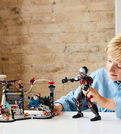 LEGO® Marvel - Le combat de Captain America : Civil War 76314 -  LEGO® Marvel - Le combat de Captain America : Civil War 76314 -