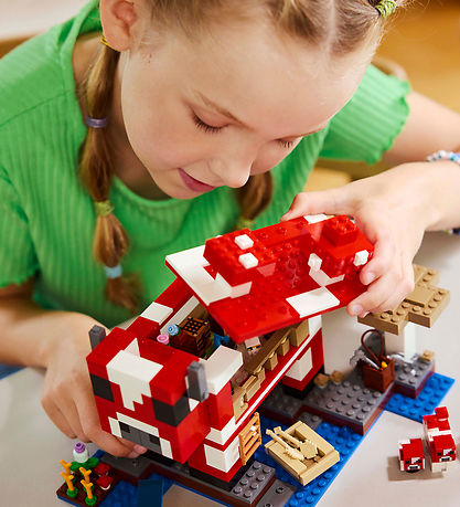 LEGO® Minecraft - The Mooshroom House 21270 - 500 Parts
