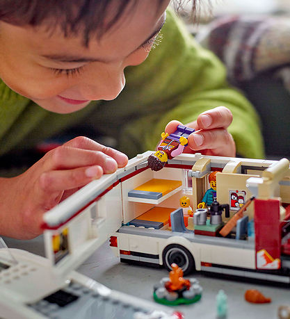 LEGO® City - Abenteuer-Wohnmobil 60454 - 385 Teile
