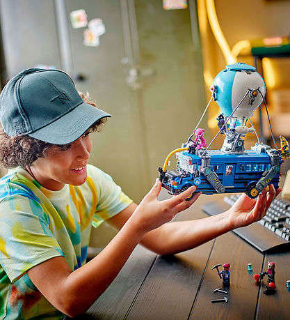 LEGO® Fortnite - Schlachtenbus 77073 - 954 Teile LEGO® Fortnite - Schlachtenbus 77073 - 954 Teile