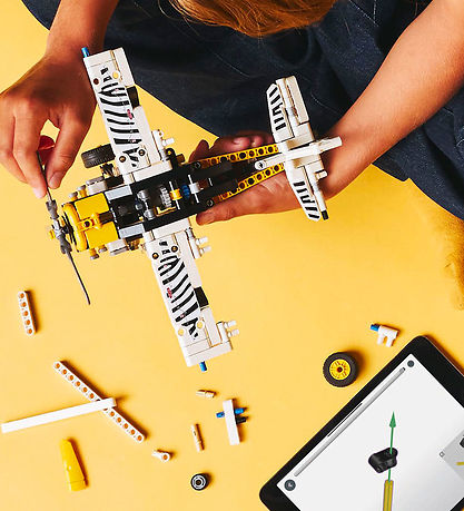 LEGO® Technic - L?avion de brousse 42198 - 333 Parties LEGO® Technic - L?avion de brousse 42198 - 333 Parties