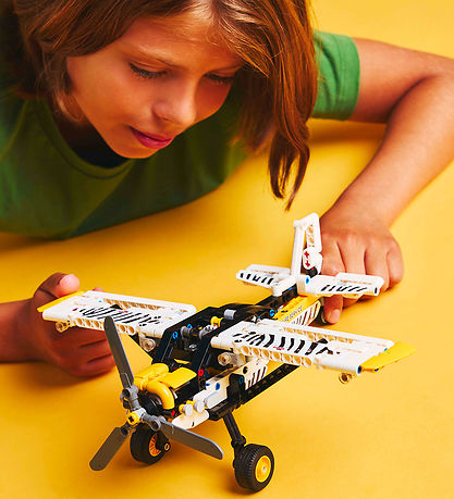 LEGO® Technic - L?avion de brousse 42198 - 333 Parties LEGO® Technic - L?avion de brousse 42198 - 333 Parties