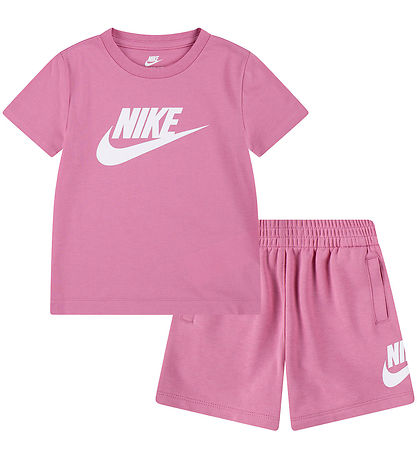 Nike Shorts Set - T-shirt/Shorts - Magic Flamingo Nike Shorts Set - T-shirt/Shorts - Magic Flamingo