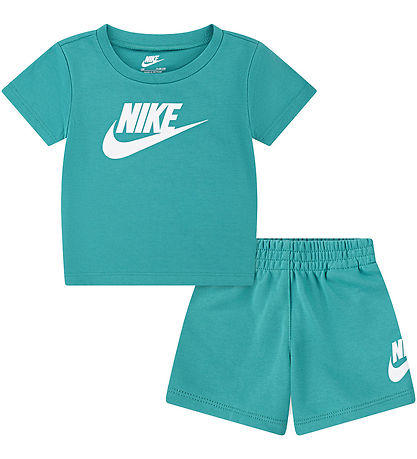 Nike Shorts Set - T-shirt/Shorts - Dusty Cactus Nike Shorts Set - T-shirt/Shorts - Dusty Cactus