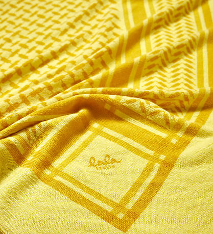 Lala Berlin Scarf - Triangle Trinity Classic+ M - Yellow