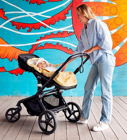 Voksi Footmuff - Breeze Light - 100 cm - Cheek Yellow Fields