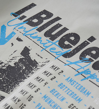Indian Blue Jeans T-shirt - Dawn Blue w. Print Indian Blue Jeans T-shirt - Dawn Blue w. Print