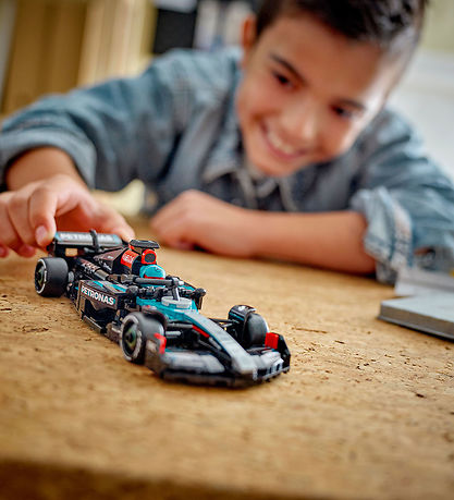 LEGO® Speed Champions - Mercedes-AMG F1® W15 Race Car 77244 - 26