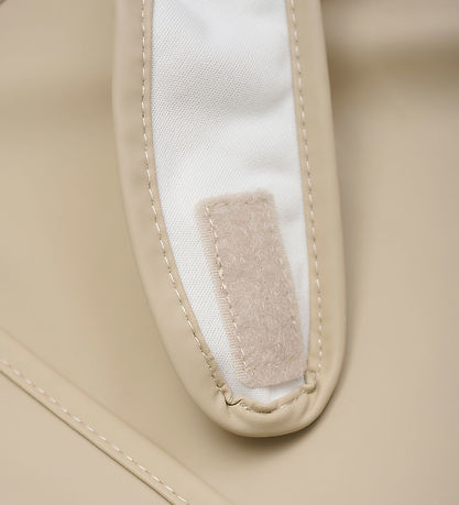CeLaVi Bib - PU - White Pepper