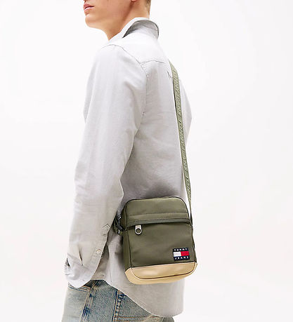 Tommy Hilfiger Shoulder Bag - Ace Daily - Pewter/Green Tommy Hilfiger Shoulder Bag - Ace Daily - Pewter/Green