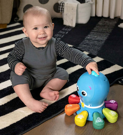 Baby Einstein Activity Toy - 4-I-1 Crawl & Chase Pal - Go O Baby Einstein Activity Toy - 4-I-1 Crawl & Chase Pal - Go O