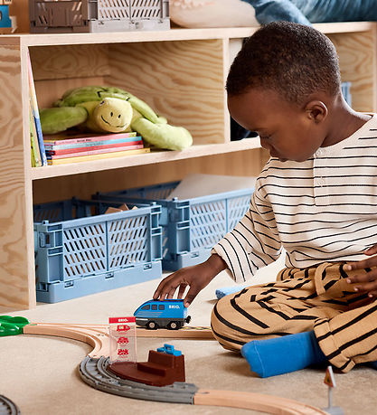 BRIO World Pull Back Train - 36019