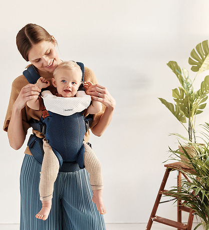 BabyBjörn Teething Bib to Baby Carrier Harmony - White